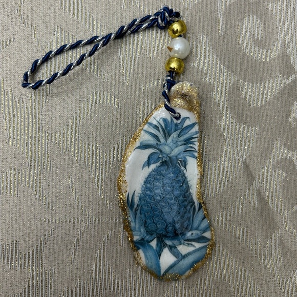 Hand Painted Blue Pineapple Oyster Shell Ornament - Picture 1 of 5